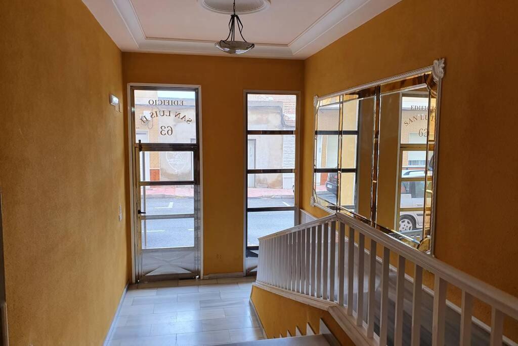 Linmarko Apartamento En Centro De ตอร์เรเวียคา ภายนอก รูปภาพ