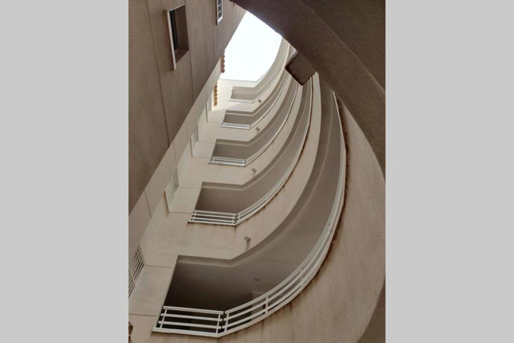 Linmarko Apartamento En Centro De ตอร์เรเวียคา ภายนอก รูปภาพ