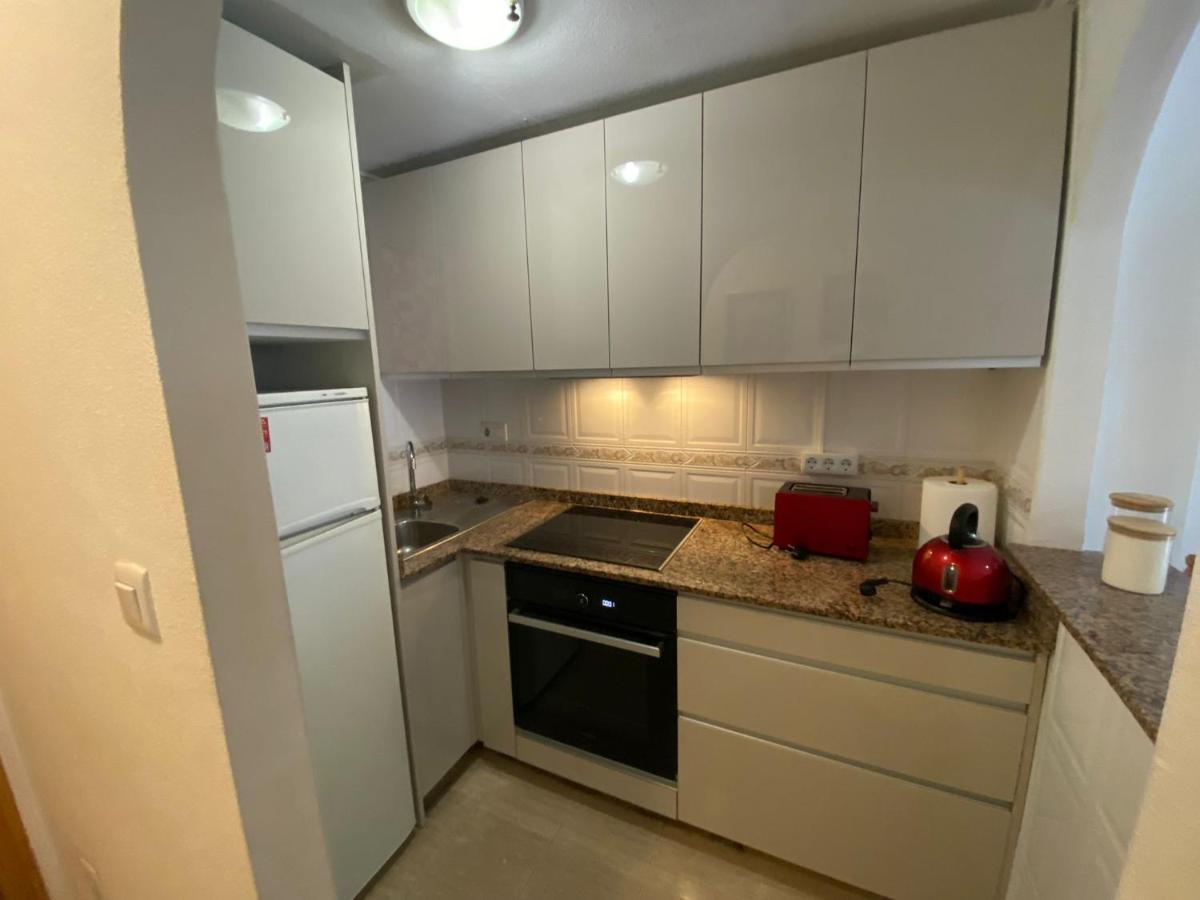 Linmarko Apartamento En Centro De ตอร์เรเวียคา ภายนอก รูปภาพ