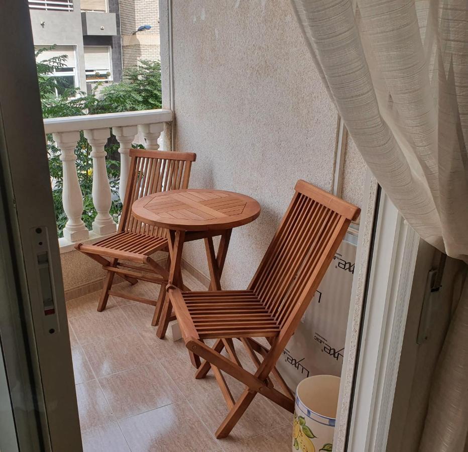 Linmarko Apartamento En Centro De ตอร์เรเวียคา ภายนอก รูปภาพ
