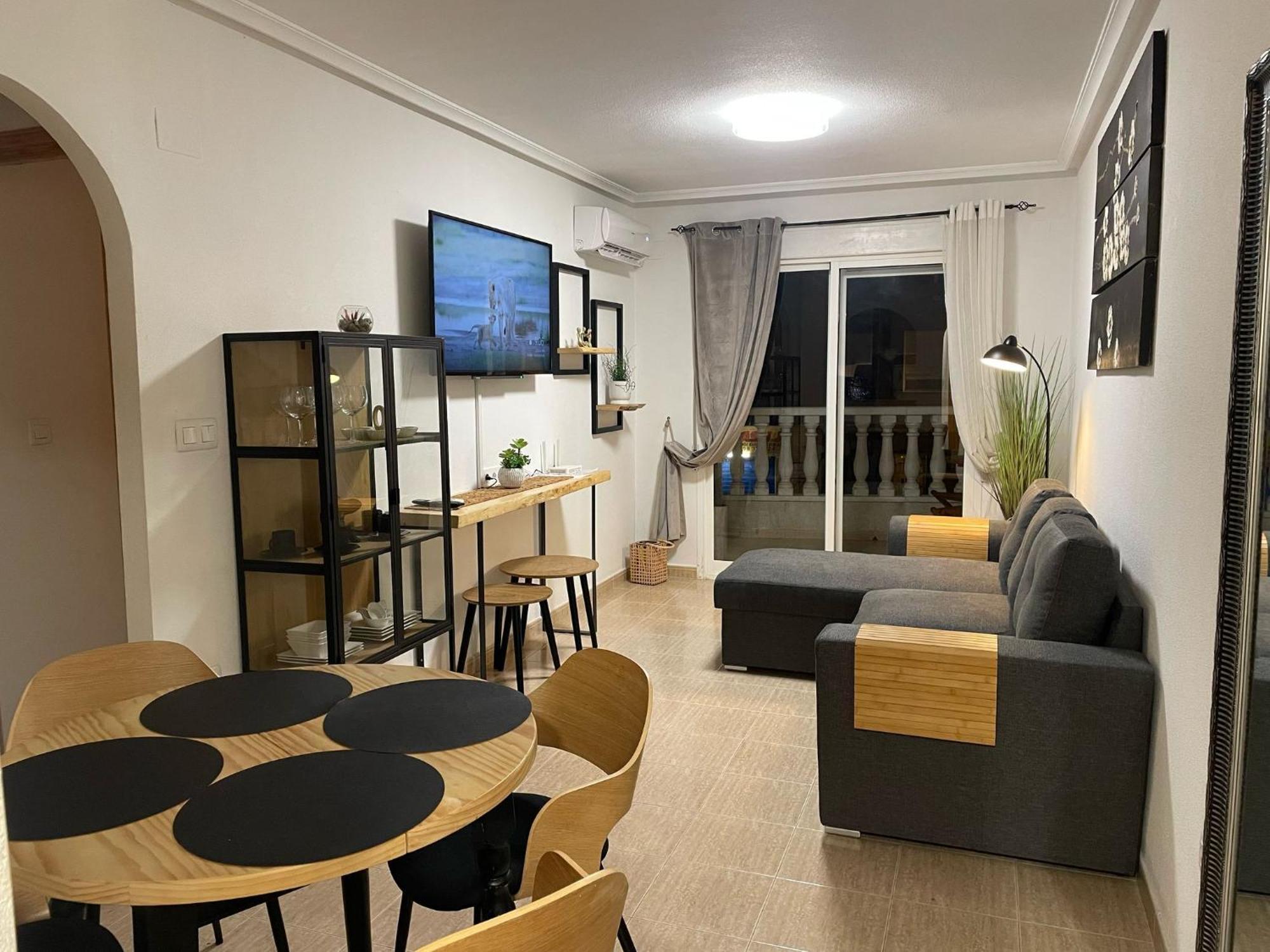 Linmarko Apartamento En Centro De ตอร์เรเวียคา ภายนอก รูปภาพ